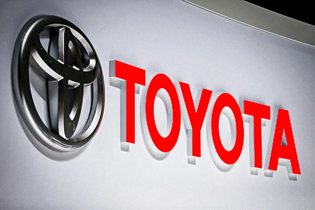 Foto de capa Toyota anuncia investimento de R$ 1,7 bi na produção de carro híbrido flex no Brasil
